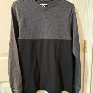 Akademiks Men’s Two-Toned Gray and Black Thermal Long Sleeve Shirt